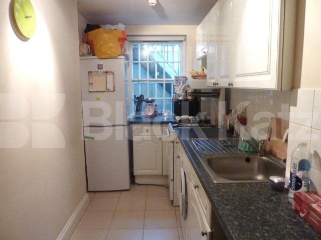 			FANTASTIC 3 BED IN MARYLEBONE!, 3 Bedroom, 1 bath, 1 reception Flat			 Cosway Street, MARYLEBONE